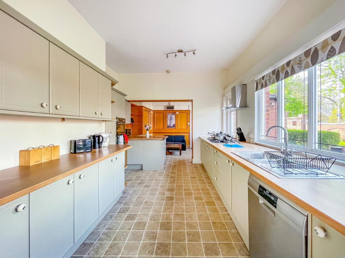 *Re9Bc* For Your Most Relaxed & Cosy Stay + Free Parking + Free Fast Wifi * Leeds  Kültér fotó